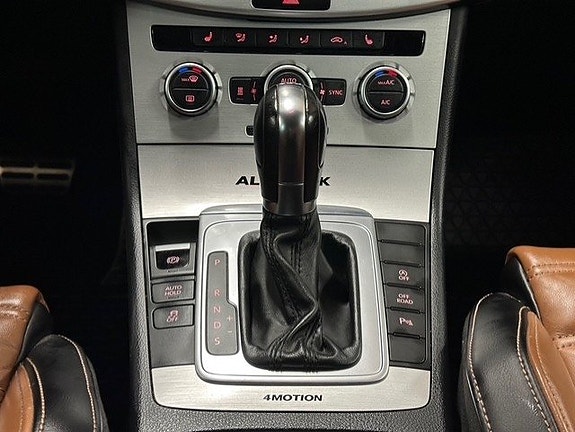 Volkswagen Passat Alltrack 12 of 22