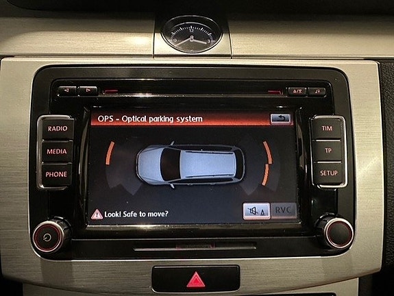 Volkswagen Passat Alltrack 8 of 22