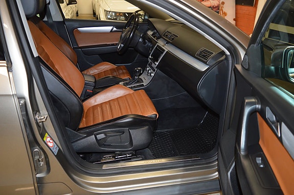 Volkswagen Passat Alltrack 18 of 22