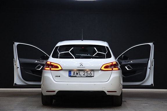 Peugeot 308 8 of 26