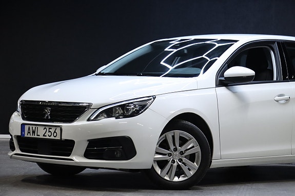 Peugeot 308 4 of 5