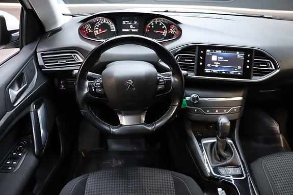 Peugeot 308 19 of 26