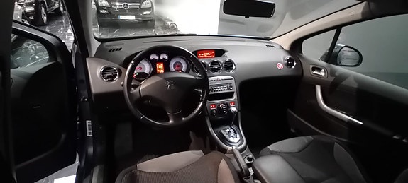 Peugeot 308 4 of 7