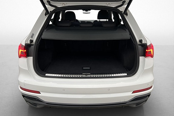 Audi Q3 27 of 30