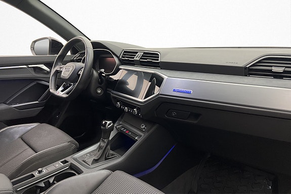 Audi Q3 25 of 30