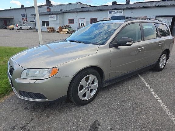 Volvo V70 7 of 18