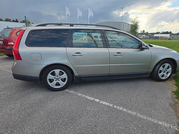 Volvo V70 5 of 5