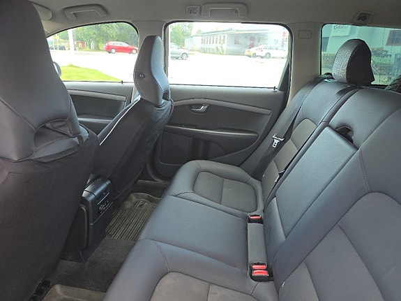 Volvo V70 10 of 18