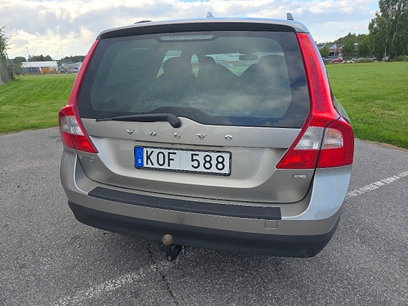 Volvo V70 8 of 18