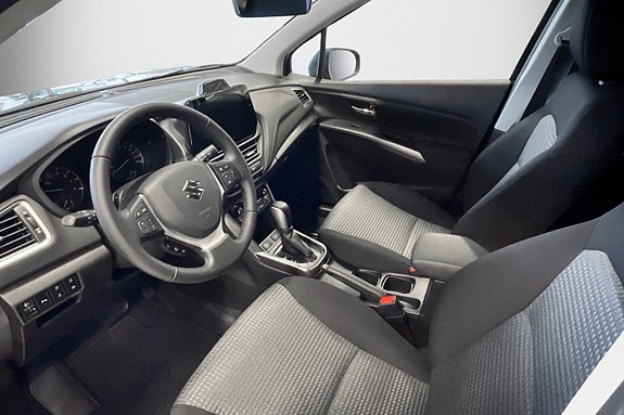 Suzuki S-Cross 4 of 7