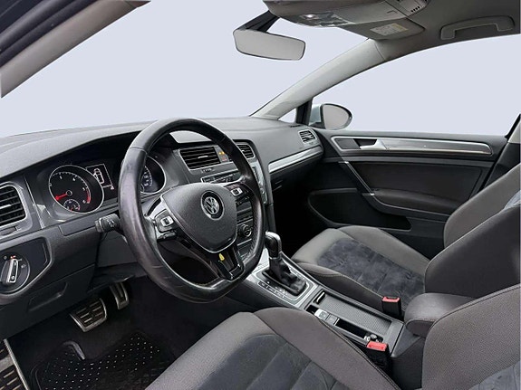 Volkswagen Golf Alltrack 8 of 20