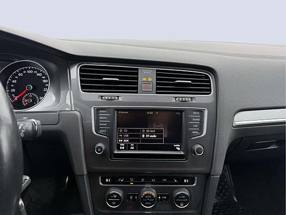 Volkswagen Golf Alltrack 12 of 20
