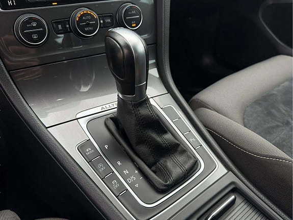 Volkswagen Golf Alltrack 11 of 20