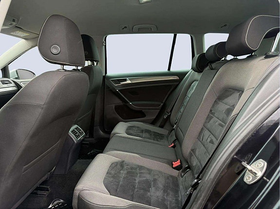 Volkswagen Golf Alltrack 15 of 20