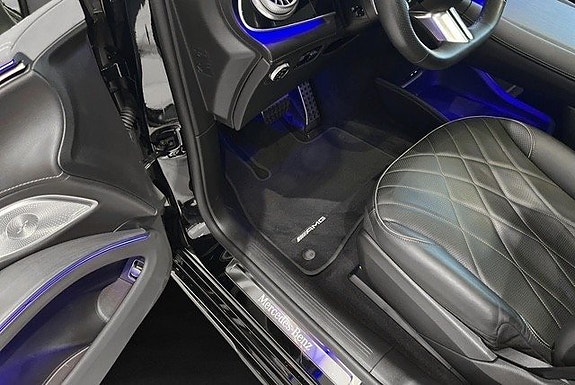 Mercedes-Benz EQS SUV 13 of 22