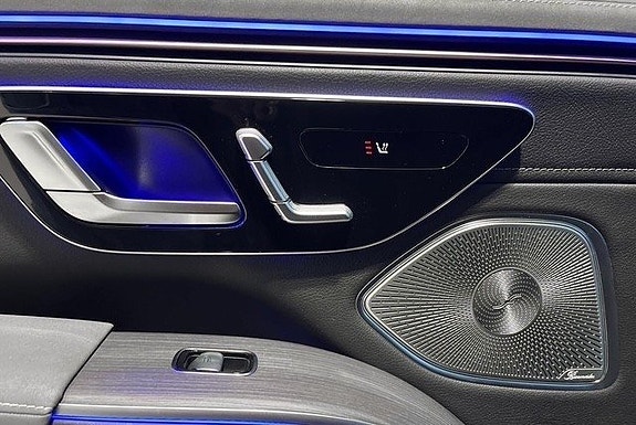 Mercedes-Benz EQS SUV 16 of 22