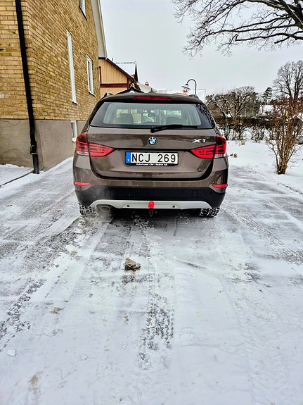 BMW X1 2 of 7