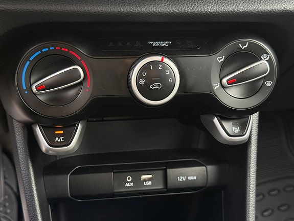 Kia Picanto 16 of 19