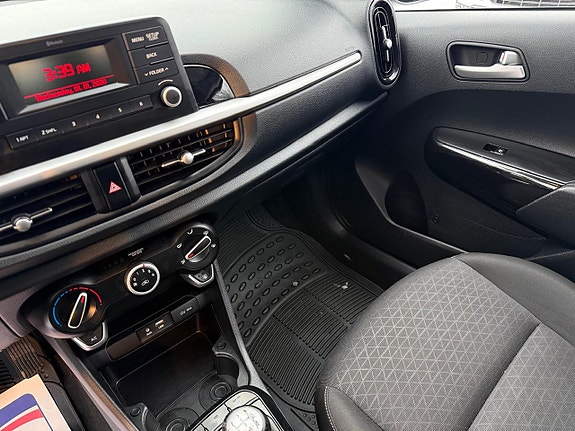 Kia Picanto 17 of 19