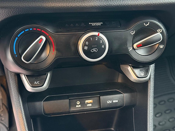 Kia Picanto 16 of 19