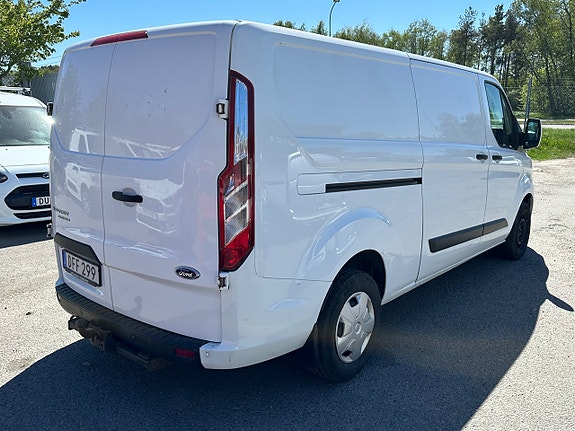 Ford Transit Custom 4 of 5