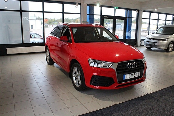 Audi Q3 2 of 5
