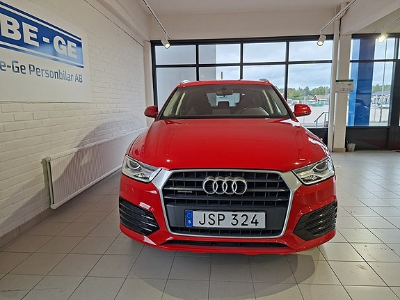 Audi Q3 2 of 15