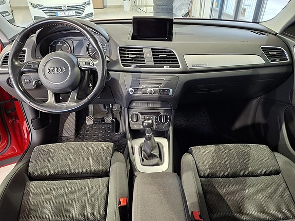 Audi Q3 8 of 15