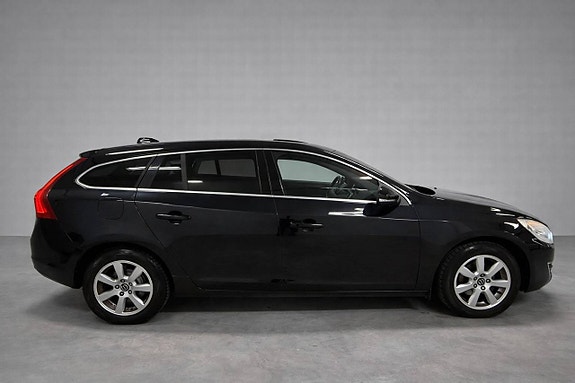 Volvo V60 7 of 16