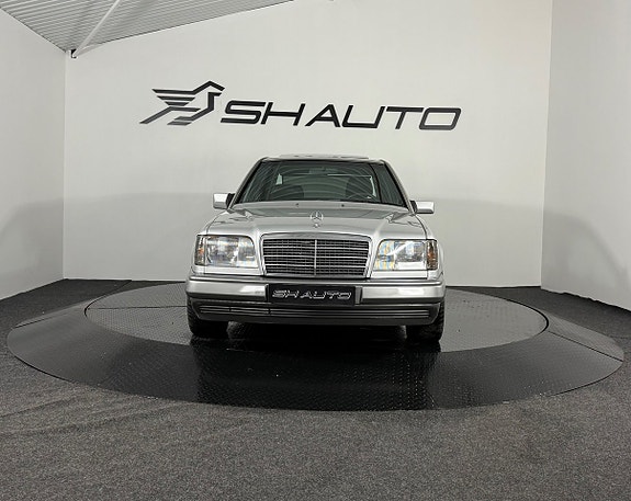 Mercedes-Benz E320 2 of 5
