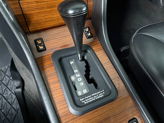 Mercedes-Benz E320 16 of 17