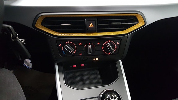 Seat Arona 22 of 24