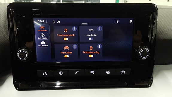 Seat Arona 17 of 24