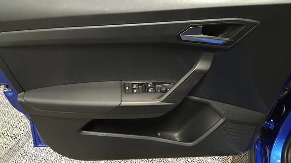 Seat Arona 23 of 24