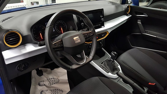 Seat Arona 24 of 24