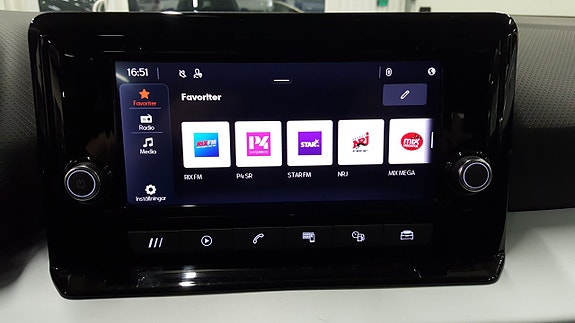 Seat Arona 19 of 24