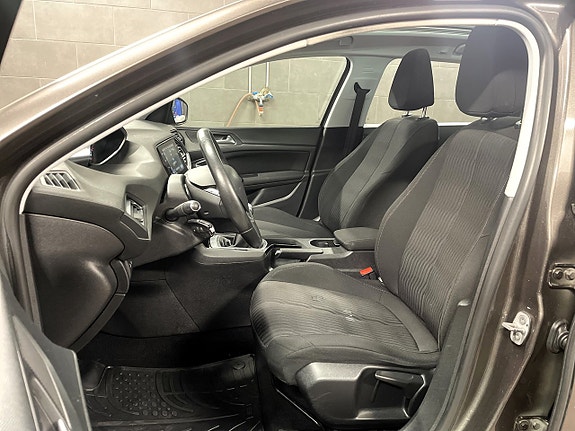 Peugeot 308 SW 9 of 15