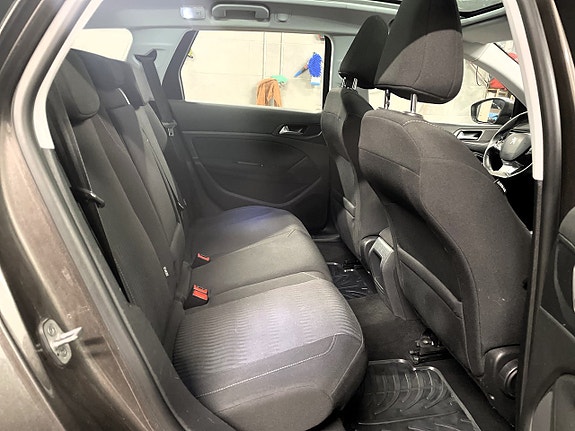 Peugeot 308 SW 12 of 15
