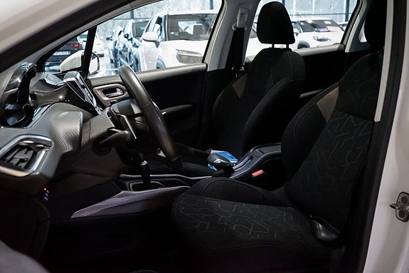 Peugeot 2008 29 of 30