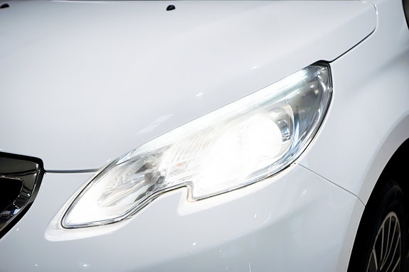 Peugeot 2008 4 of 5