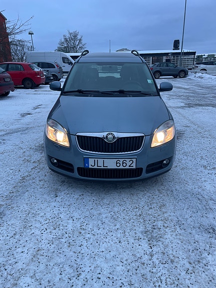 Skoda Roomster 2 of 5