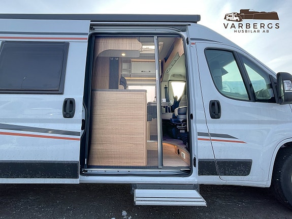 Weinsberg 600 ME FIRE Långbädd *Tak-AC* AUT ARKTIS *599cm* 520mil 1 ägare Ord. REK.nypris 1.036.000 SEK / Fritidslån via 12 of 16
