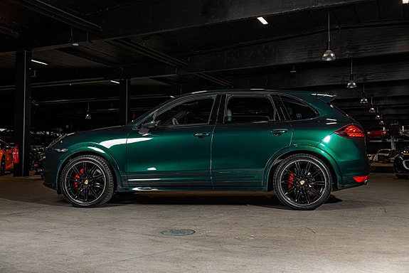 Porsche Cayenne GTS 3 of 5