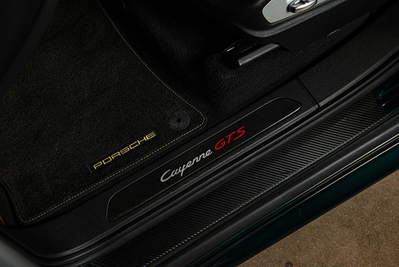 Porsche Cayenne GTS 26 of 27