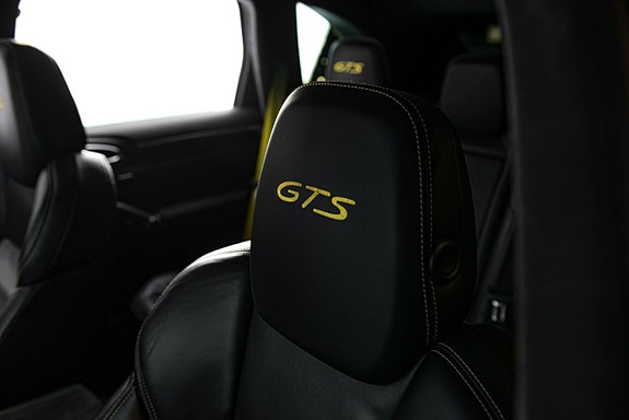Porsche Cayenne GTS 22 of 27