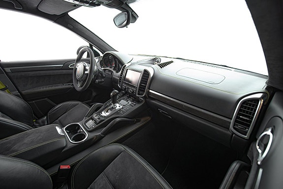 Porsche Cayenne GTS 15 of 27
