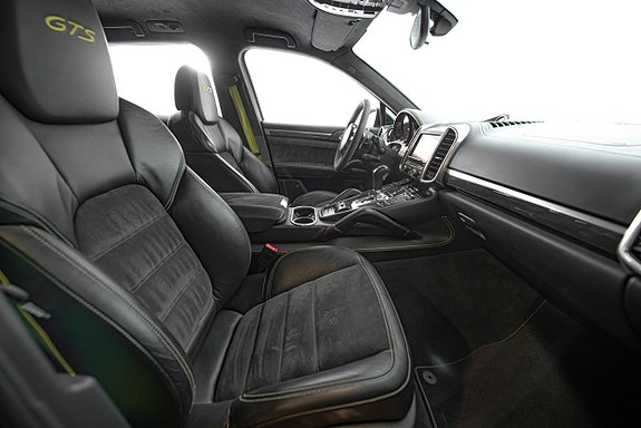 Porsche Cayenne GTS 16 of 27