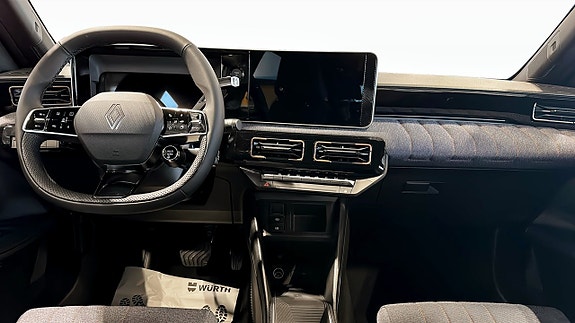 Renault 4 E-Tech 4 of 5