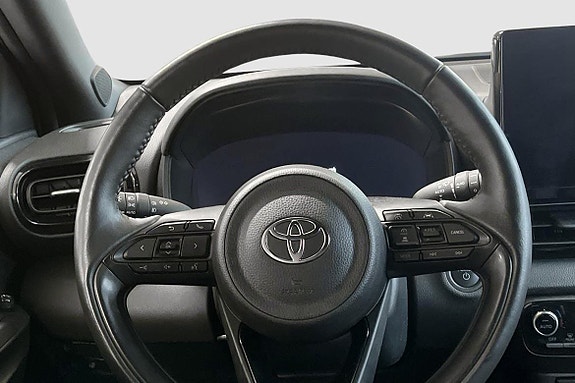 Toyota Yaris 11 of 13