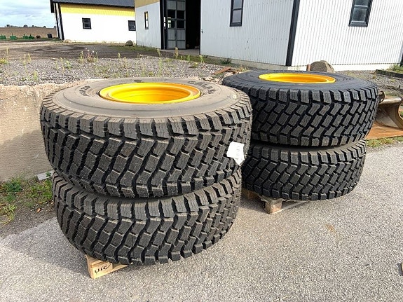 Vinterdäck med fälg 20,5x25 till Volvo L60H